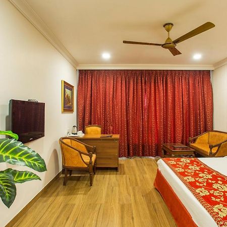 The Grand Regency Hotel Rajkot Bagian luar foto