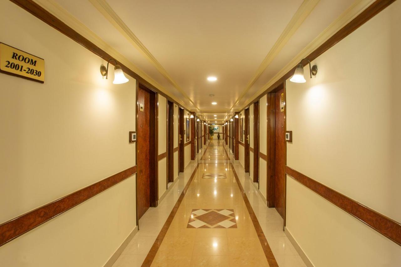 The Grand Regency Hotel Rajkot Bagian luar foto