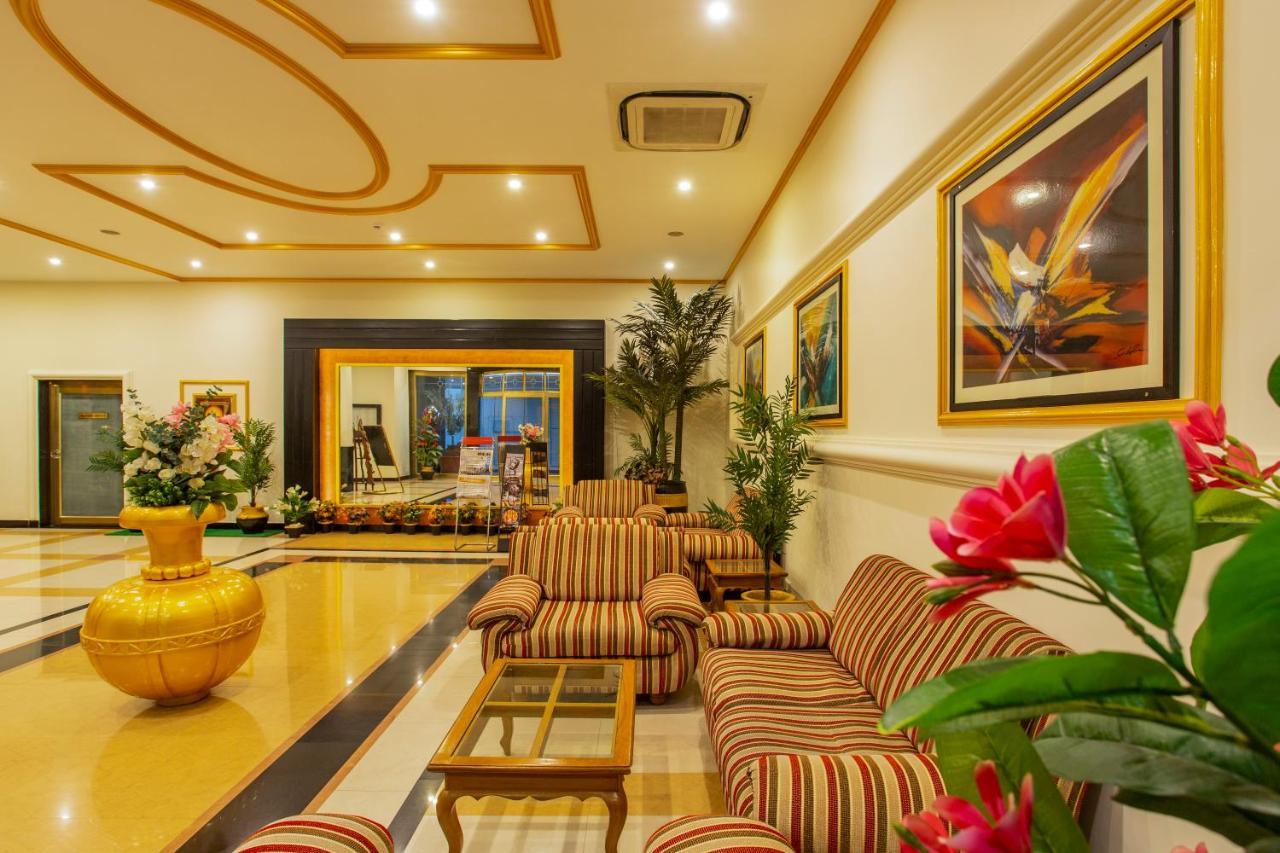 The Grand Regency Hotel Rajkot Bagian luar foto