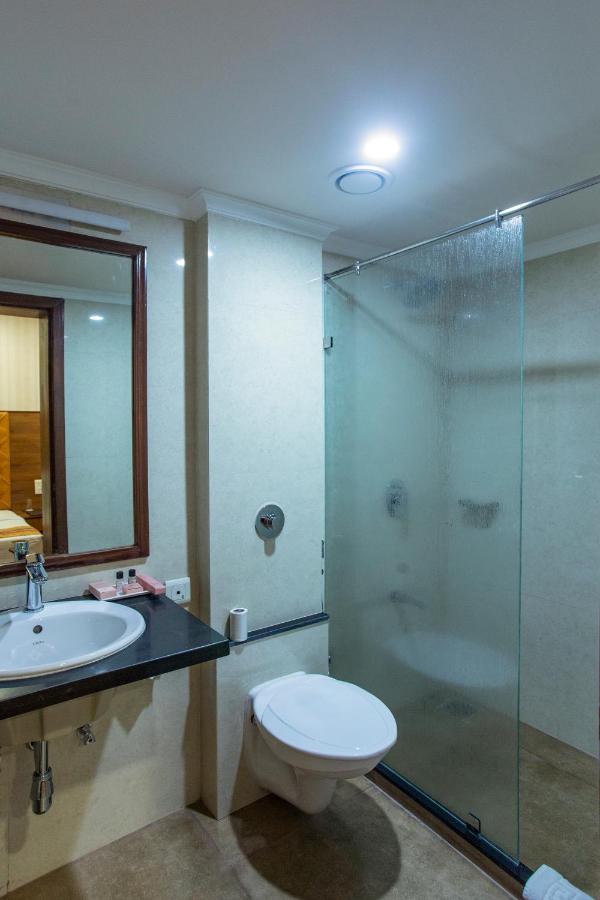 The Grand Regency Hotel Rajkot Bagian luar foto
