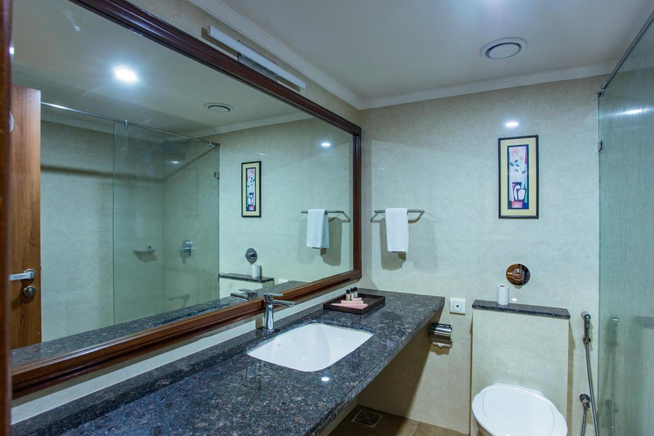 The Grand Regency Hotel Rajkot Bagian luar foto