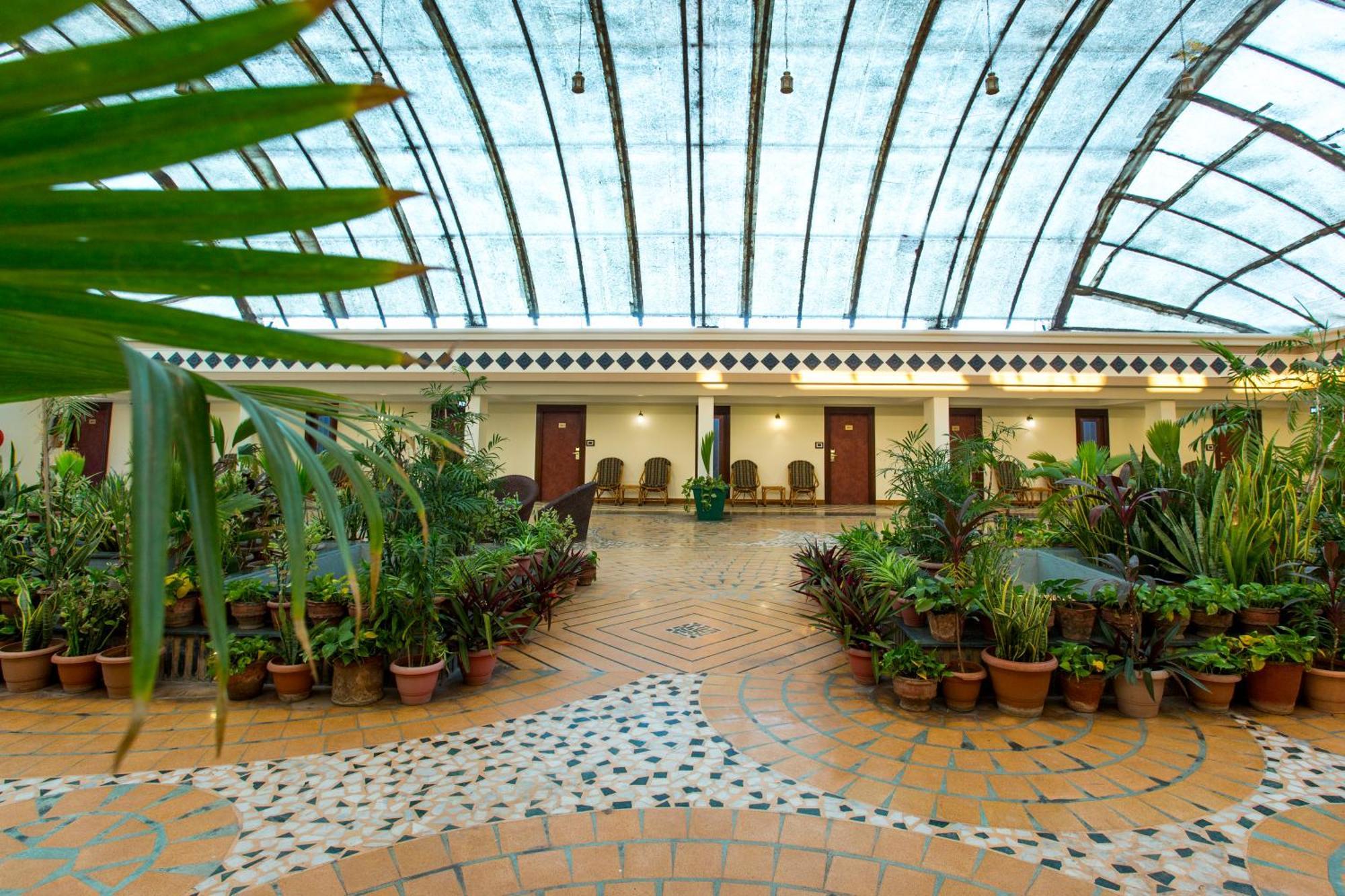 The Grand Regency Hotel Rajkot Bagian luar foto
