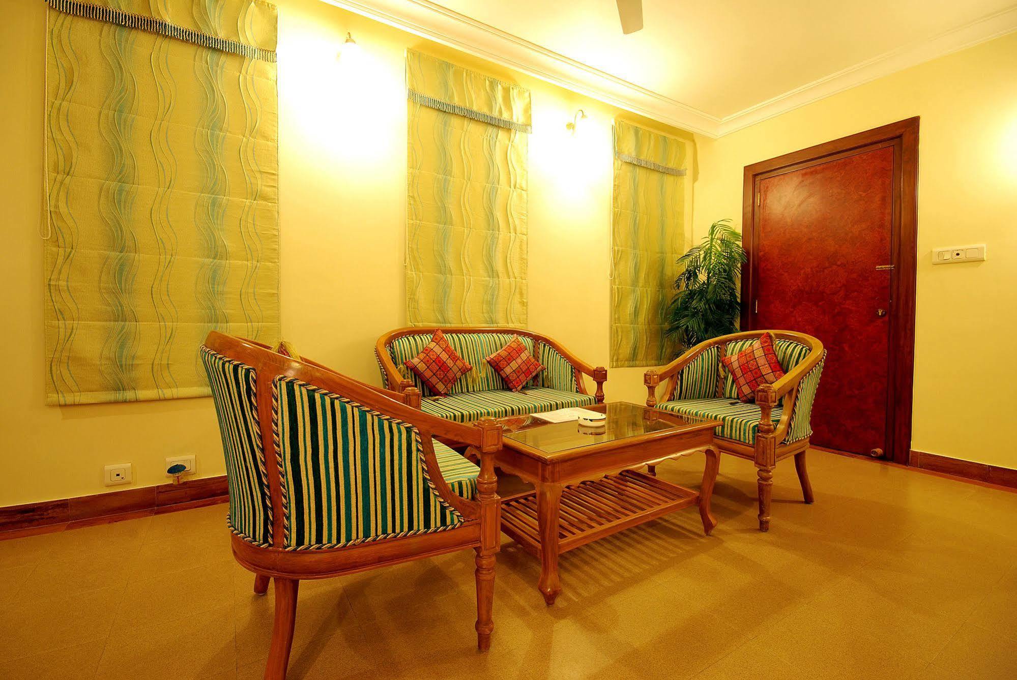 The Grand Regency Hotel Rajkot Bagian luar foto