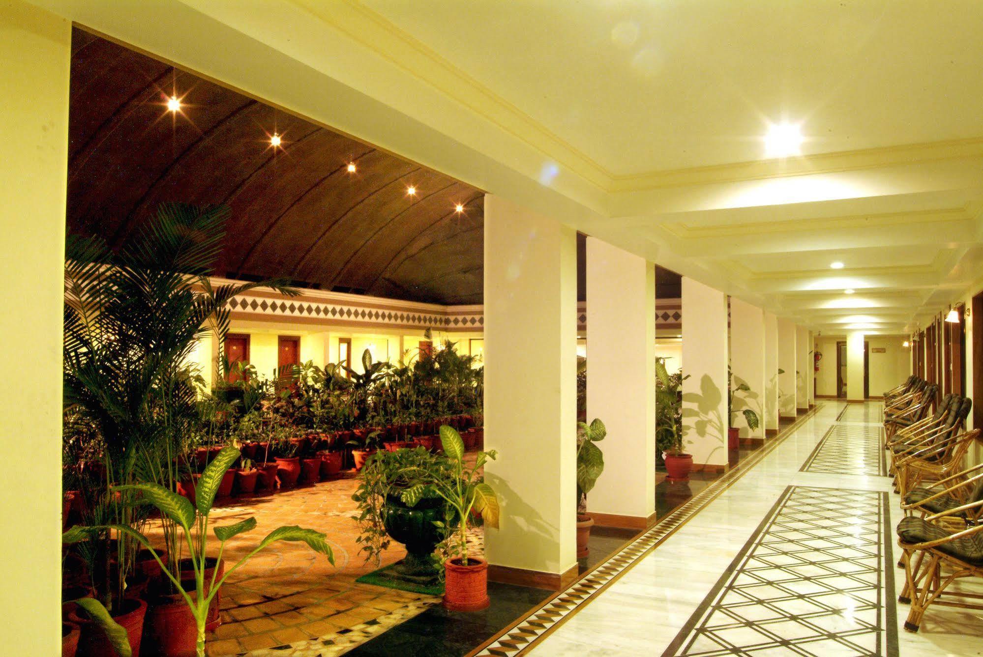 The Grand Regency Hotel Rajkot Bagian luar foto