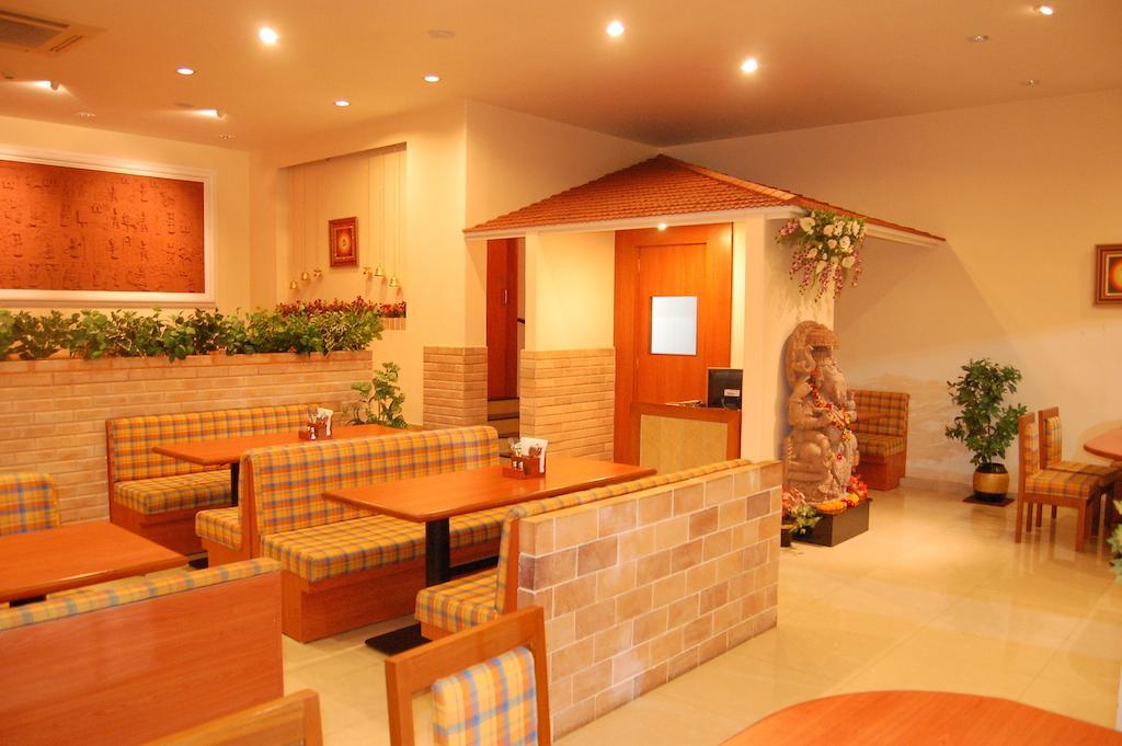 The Grand Regency Hotel Rajkot Bagian luar foto